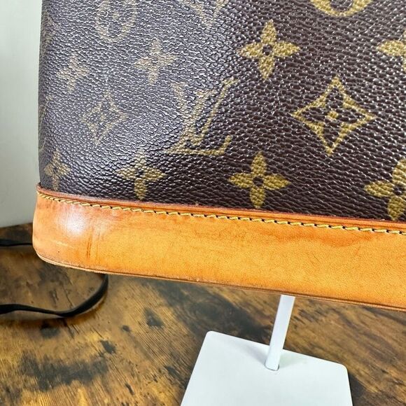 Louis Vuitton Vintage Monogram Alma Bag - Picture 7 of 11